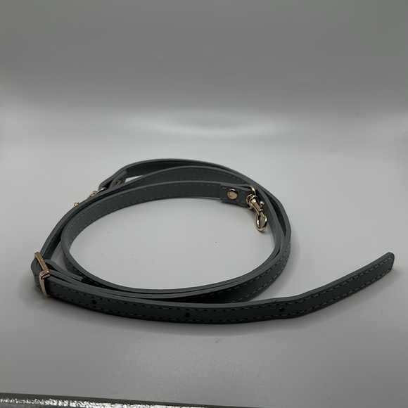 Gray vegan leather replacement purse strap - Picture 4 of 4